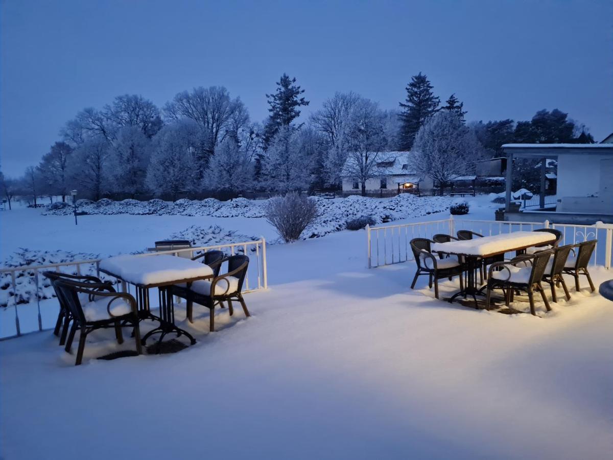 Hotel & Restaurant Haus Am See Löcknitz Kültér fotó